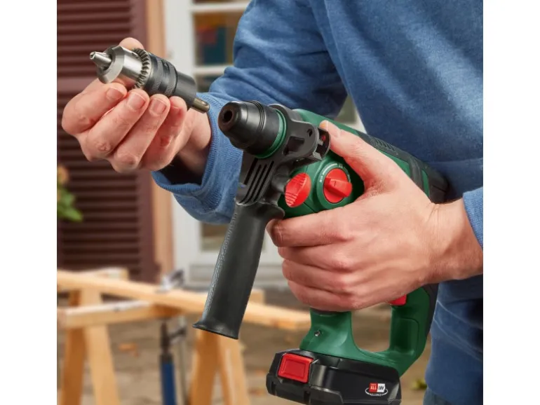 Bosch Akku-Bohrhammer UniversalHammer 18 V