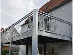 Designbalkon Large 350 x 300 x 290cm BPC-Boden in Anthrazit mit Stabgeländer