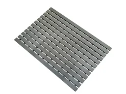 KARAT Antibakterielle Fußmatte mit Drainagefunktion nach Maß Schwarz 43 x 50 cm