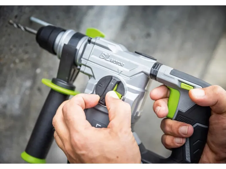 LUX-TOOLS Akku Bohr- und Meißelhammer Bürstenlos 1PowerSystem A-BH-20 B Solo