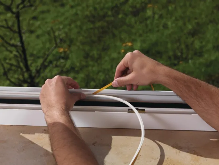 Tesamoll Fensterdichtung / Türdichtung P-Profile Gummidichtung Braun 6 m