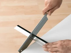 Tesamoll Standard Türdichtschiene für glatte Böden Transparent