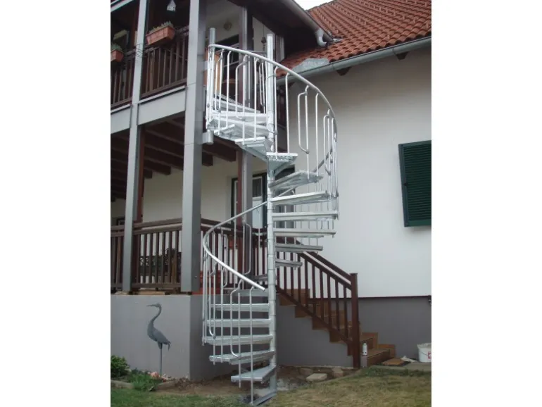 Treba Außenspindeltreppe Arizona 11 Stufen mit Podest Ø 160 cm Höhe bis 270 cm