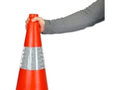 UvV Bigfoot XL Leitkegel 75cm 5 kg Teilreflektierende Verkehrskegel Pylonen mit 2 Folienstreifen RA2/C